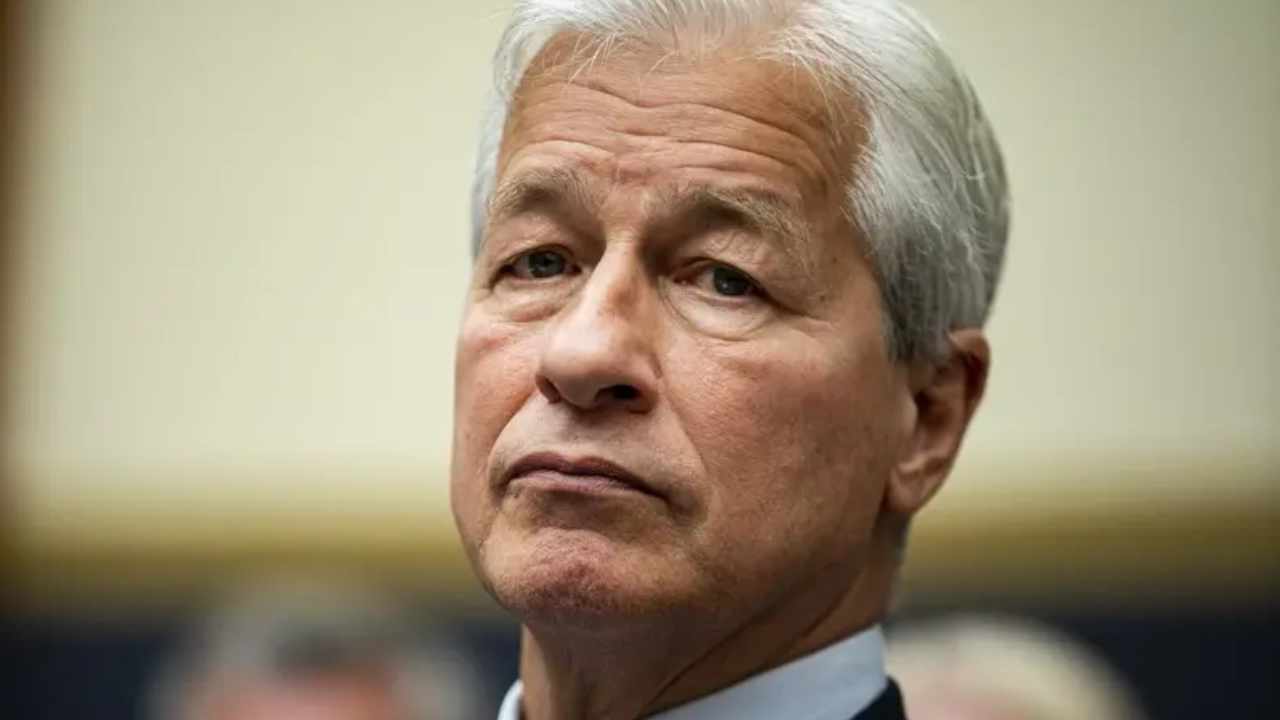 JPMorgan's Jamie Dimon Tells Congress Crypto Tokens Like Bitcoin Are 'Decentralized Ponzi Schemes'